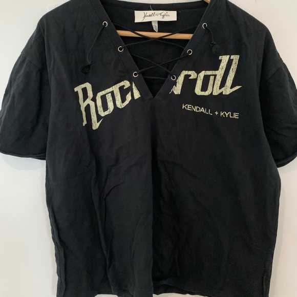 Kendall & Kylie shirt 🤍 - Picture 1 of 3